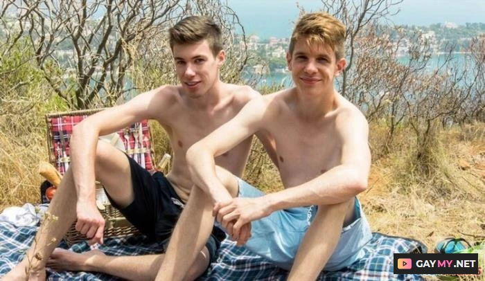 Hot as Sun (HD 720p) French-Twinks.com