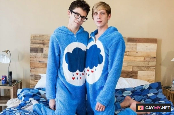 Cute Onesie Boys Get Very Dirty (FullHD 1080p)