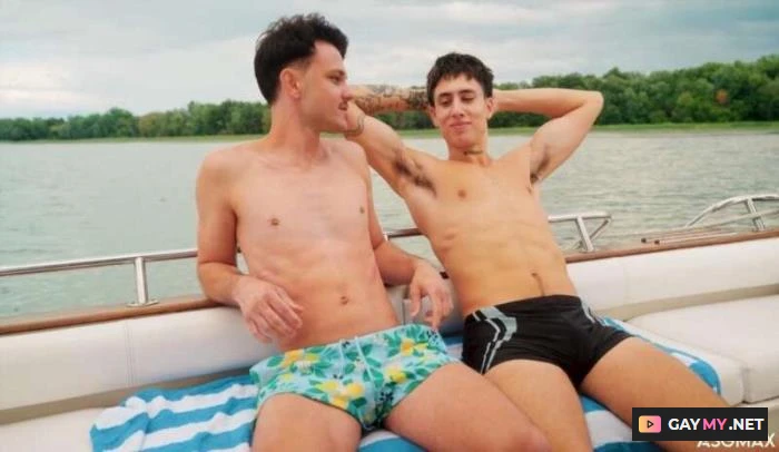 Bros On A Boat (FullHD 1080p)