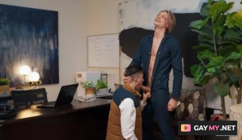Caught Sniffing (FullHD 1080p)